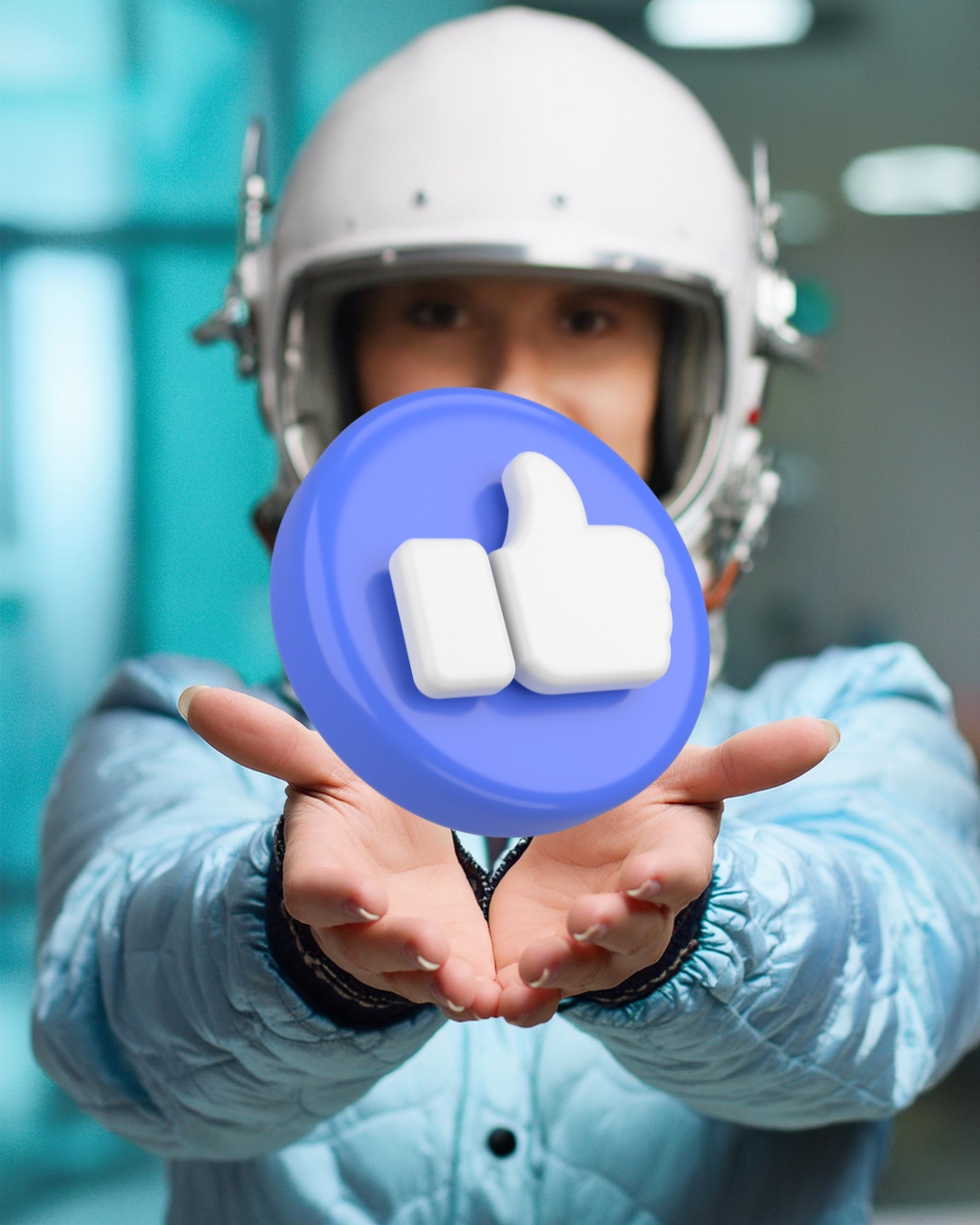 fille astronaute qui tient un like de facebook entre ses mains